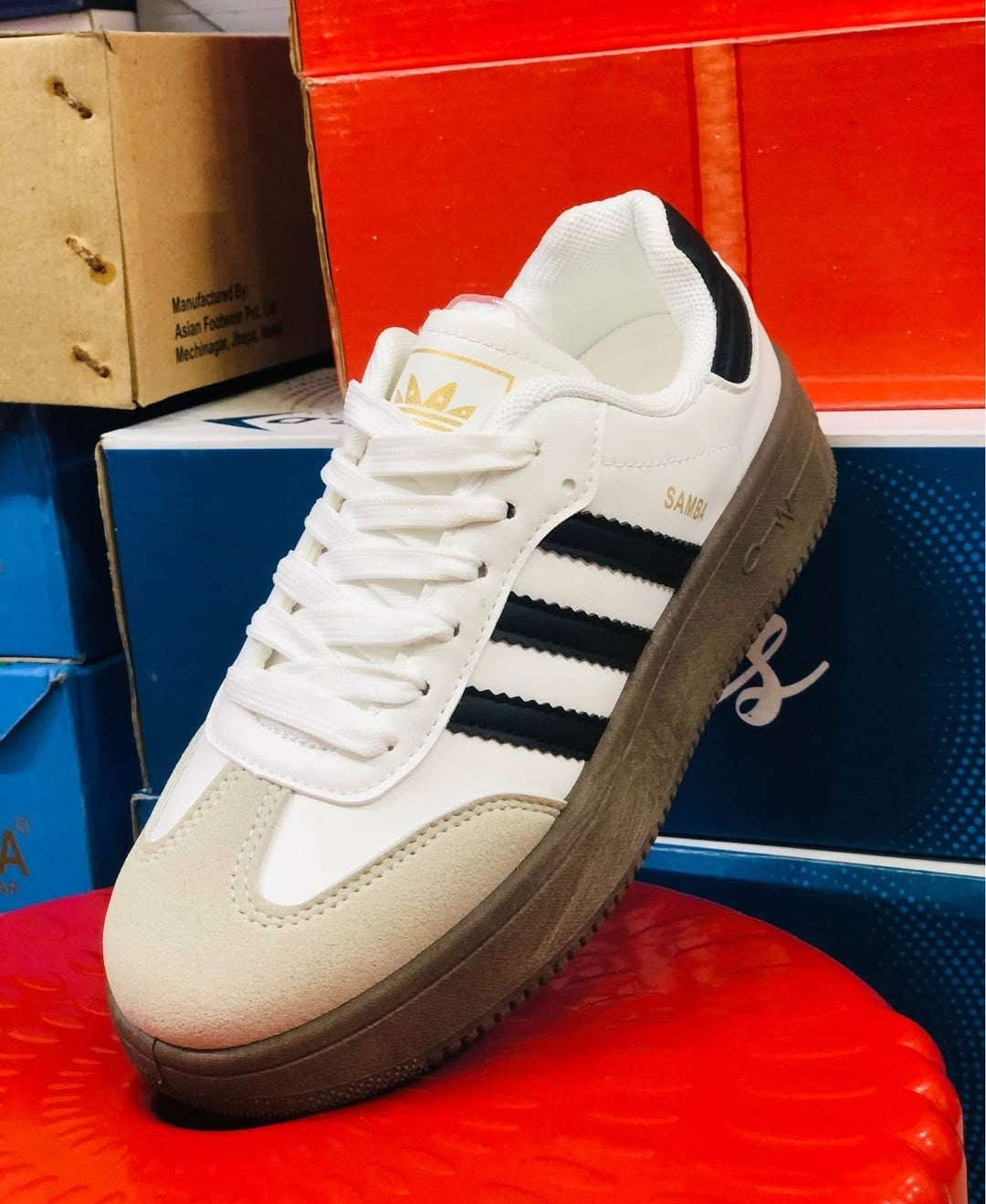 SAMBA Premium quality foot wear