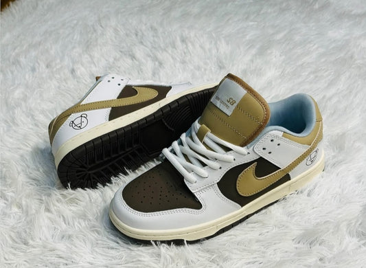 SB Dunk best premium quality with extra shocks